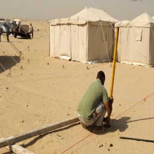 فني تركيب خيام